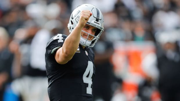 derek-carr-raiders-chargers-watch.jpg